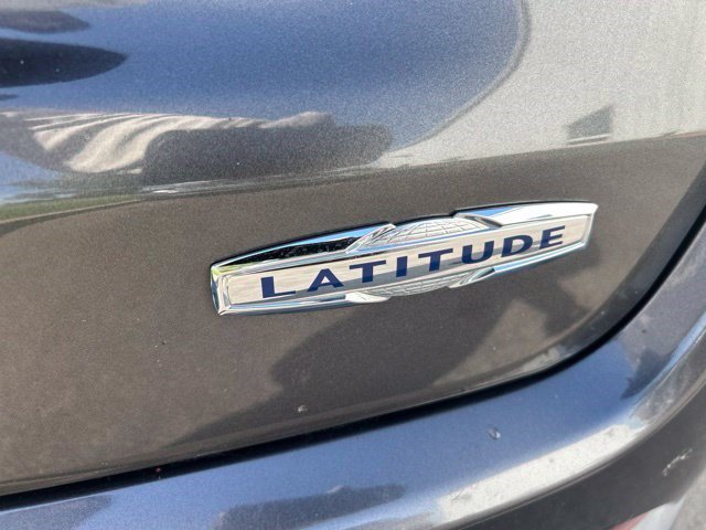 Used 2018 Jeep Compass Latitude FWD image 54
