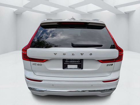 Used 2023 Volvo XC60 B5 Plus AWD/4WD image 4