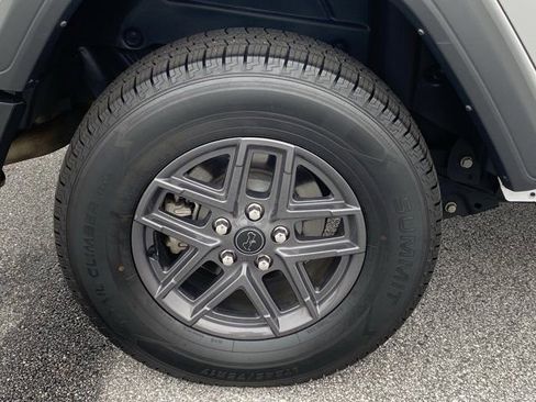 Used 2024 Jeep Wrangler Sport S image 27