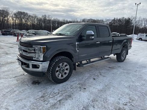 Used 2019 Ford F350 Lariat w/ Chrome Package image 4