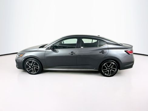 Used 2025 Nissan Sentra SR FWD image 4