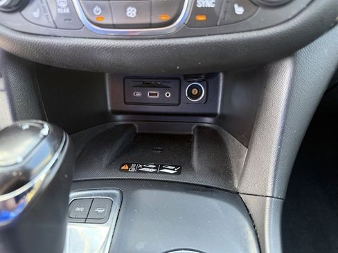 Used 2019 Chevrolet Equinox Premier AWD/4WD image 19