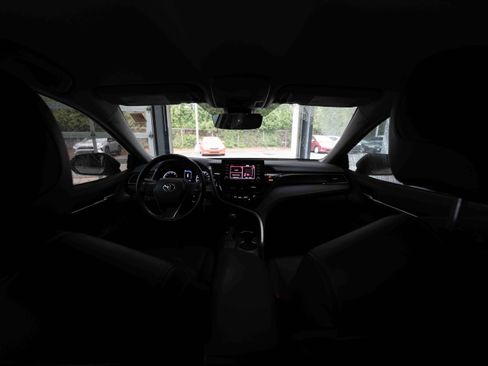 Used 2024 Toyota Camry SE image 19