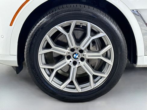 Used 2019 BMW X7 xDrive40i w/ Cold Weather Package image 38