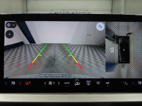 Used 2025 Ford Explorer ST image 14