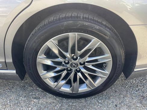 Used 2018 Lexus LS 500h AWD image 32