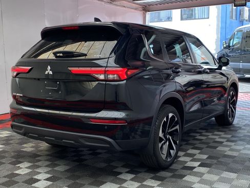 Used 2022 Mitsubishi Outlander ES AWD/4WD image 6