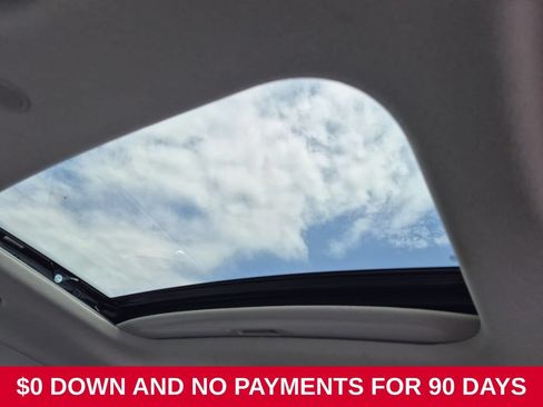 Used 2025 Hyundai Venue SEL FWD image 24
