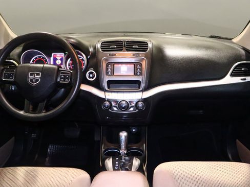 Used 2019 Dodge Journey SE image 24