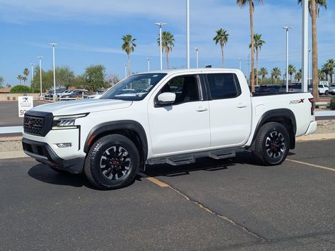 Used 2022 Nissan Frontier Pro-X RWD image 2