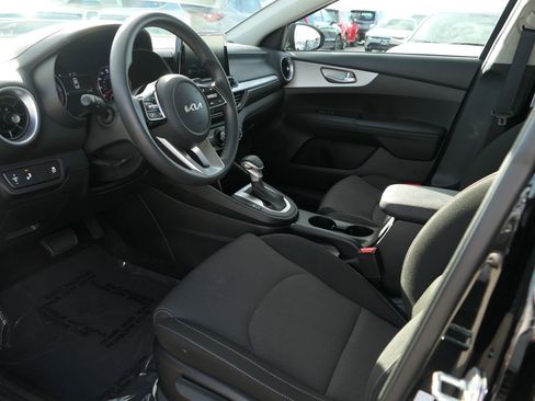 Used 2024 Kia Forte LXS w/ LXS Technology Package image 11