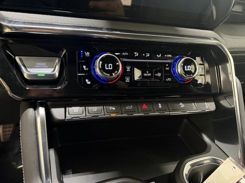New 2026 GMC Sierra 2500 Denali w/ Denali Reserve Package AWD/4WD image 21