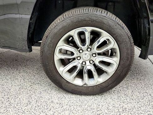 Used 2023 RAM 1500 Laramie AWD/4WD image 9