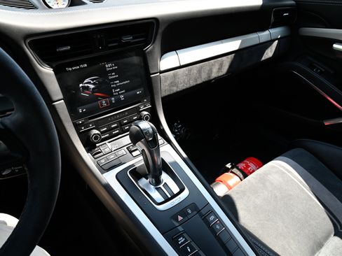 Used 2018 Porsche 911 GT3 RWD image 27
