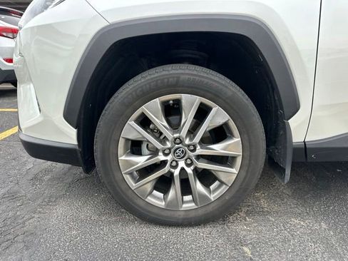 Used 2019 Toyota RAV4 Limited w/ Cold Weather Package AWD/4WD image 18