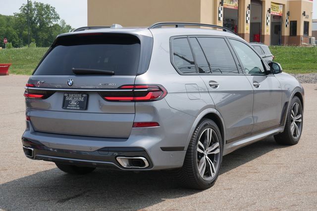 Used 2024 BMW X7 xDrive40i w/ Executive Package AWD/4WD image 12