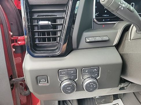 Used 2025 GMC Sierra 2500 AT4 w/ Technology Package AWD/4WD image 12