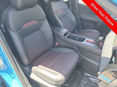 Used 2025 Nissan Kicks SR FWD image 21