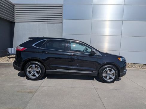Certified 2022 Ford Edge SEL w/ Convenience Package AWD/4WD image 3