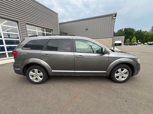 Used 2012 Dodge Journey SXT FWD image 4