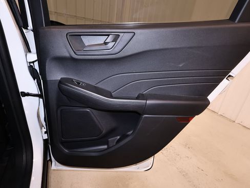 Certified 2022 Ford Escape SE w/ SE Sport Appearance Package AWD/4WD image 17