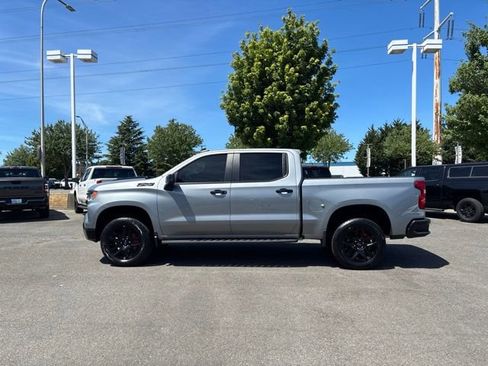 Used 2024 Chevrolet Silverado 1500 LT Trail Boss w/ Convenience Package II AWD/4WD image 2