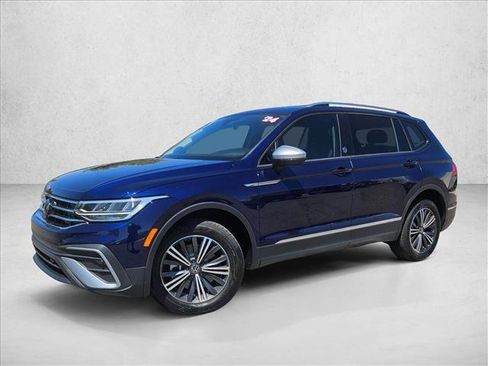 Used 2024 Volkswagen Tiguan Wolfsburg Edition FWD image 2