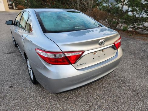 Used 2015 Toyota Camry LE image 7