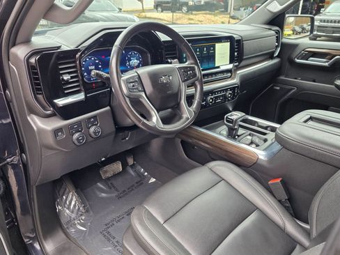 Used 2022 Chevrolet Silverado 1500 RST w/ Convenience Package II image 14