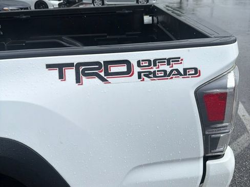 Used 2021 Toyota Tacoma TRD Off-Road w/ TRD Premium Off Road Package RWD image 3