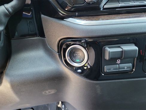 New 2025 GMC Sierra 1500 SLE w/ Preferred Package image 25