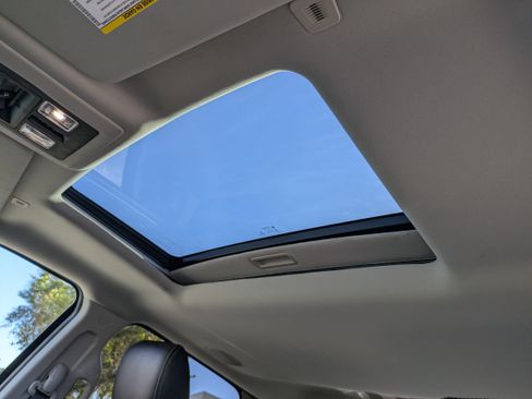 Used 2017 RAM 1500 Laramie w/ Convenience Group image 22