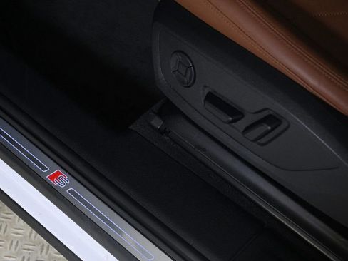 Certified 2025 Audi Q3 2.0T Premium w/ Convenience Package image 19