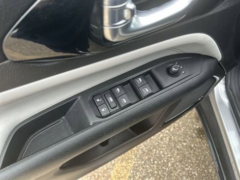 Used 2022 Jeep Compass Limited image 17