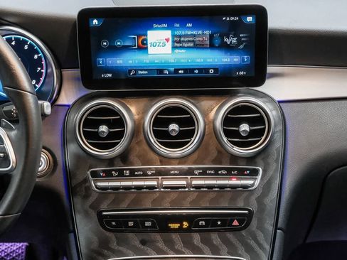 Used 2022 Mercedes-Benz GLC 300 image 15