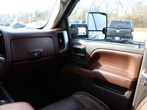 Used 2017 Chevrolet Silverado 2500 High Country image 11