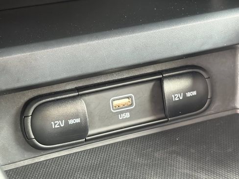 Used 2025 Kia Soul LX FWD image 32