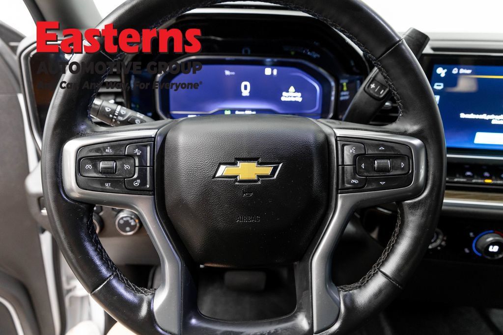 Used 2023 Chevrolet Silverado 1500 LT AWD/4WD image 12