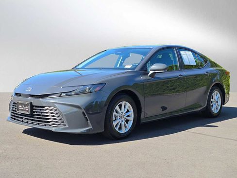 Used 2025 Toyota Camry LE FWD image 7