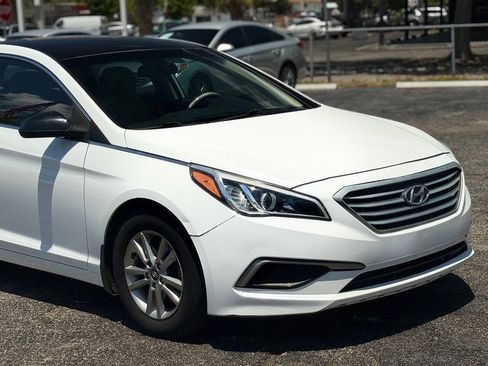 Used 2016 Hyundai Sonata SE w/ Cargo Package FWD image 12