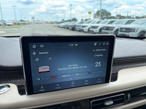 Used 2021 Lincoln Aviator Reserve w/ Equipment Group 201A AWD/4WD image 16