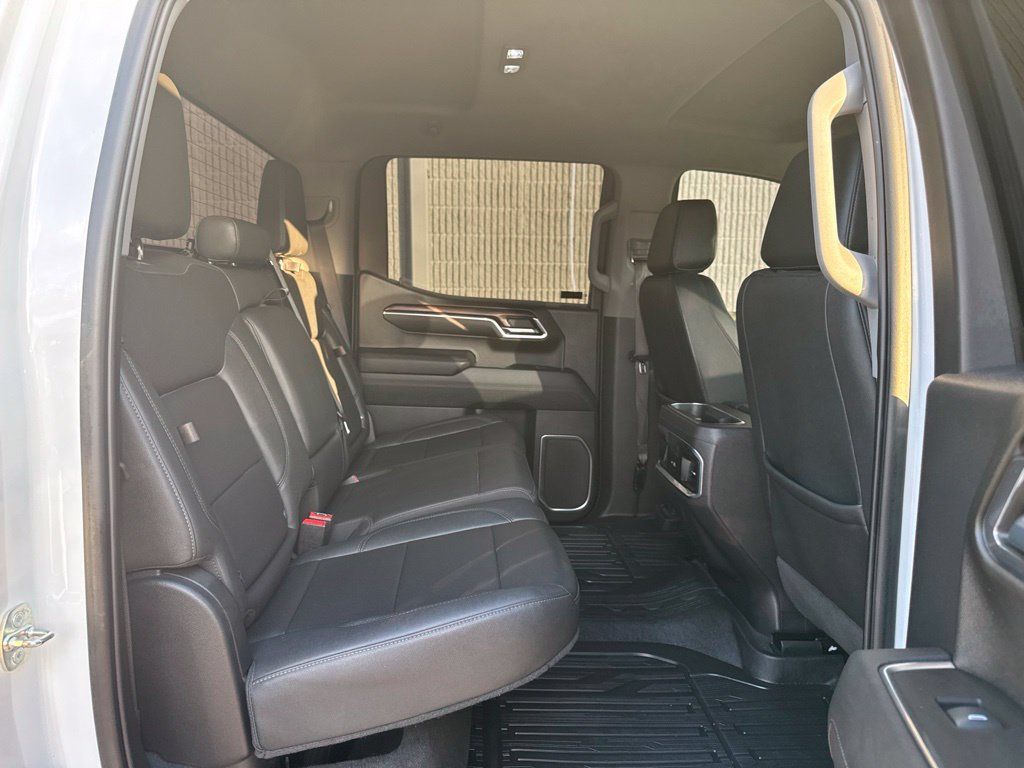Used 2023 GMC Sierra 1500 SLT w/ SLT Convenience Package AWD/4WD image 22