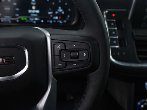 Used 2023 GMC Yukon XL SLT image 20