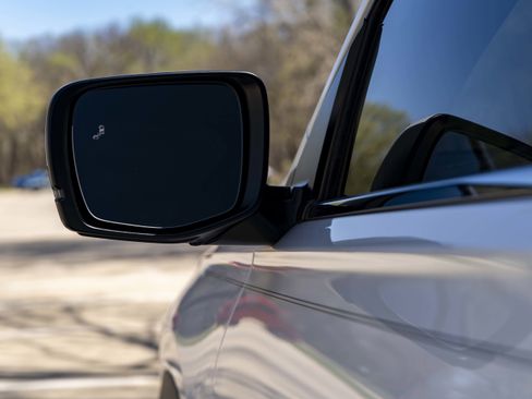 Used 2025 Honda Pilot EX-L image 11