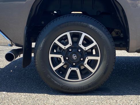 Used 2018 Toyota Tundra SR5 w/ TRD Off Road Package RWD image 9
