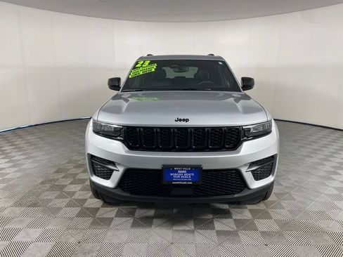 Used 2023 Jeep Grand Cherokee Altitude AWD/4WD image 46