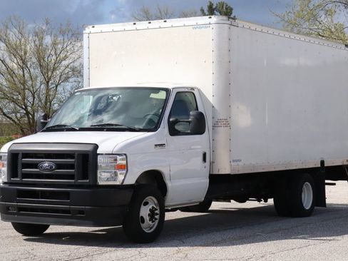 Used 2024 Ford E-350 and Econoline 350 Super Duty RWD image 4