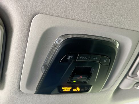 Used 2024 Toyota Corolla Cross LE image 22