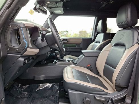 Certified 2024 Ford Bronco Wildtrak image 13