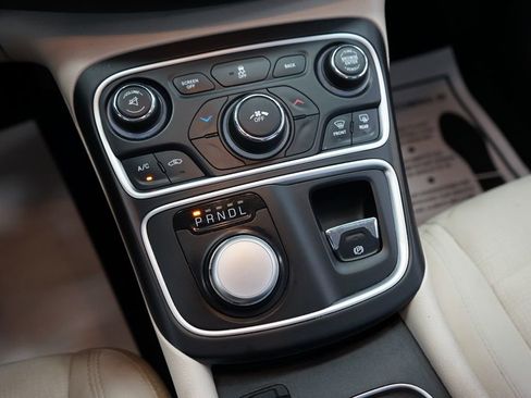 Used 2015 Chrysler 200 Limited w/ Convenience Group FWD image 32